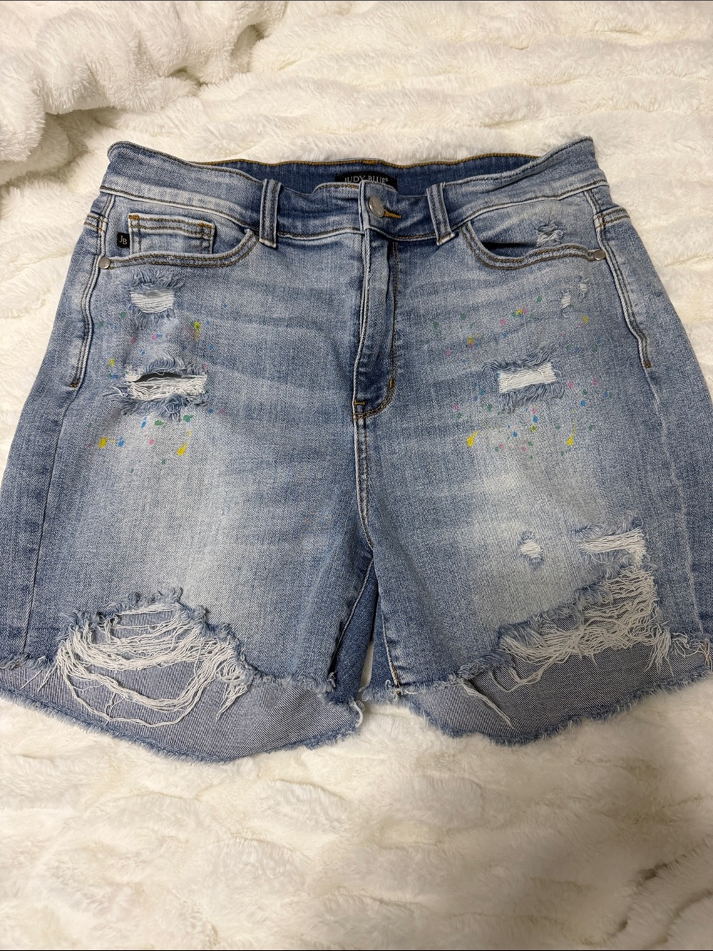 Judy Blue mid rise Rainbow Paint Splash Distressed Denim Shorts - Blu 1 XL.